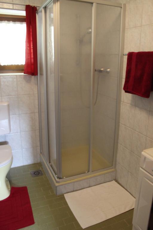 Hotel Haus Almrausch Seefeld in Tirol Zimmer foto